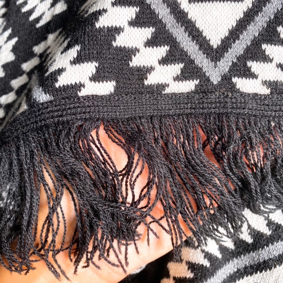✔️ BLACK OFF WHITE FRINGE TRIBAL PRINT KNIT SHORT SLEEVE CARDIGAN! - Picture 8 of 10